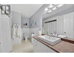 23 Mcfadden Drive, Springwater, ON L0L1V0 Photo 12