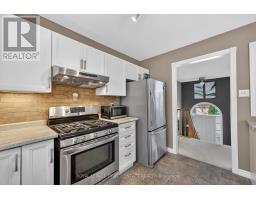 Bathroom - 23 Mcfadden Drive, Springwater, ON L0L1V0 Photo 6
