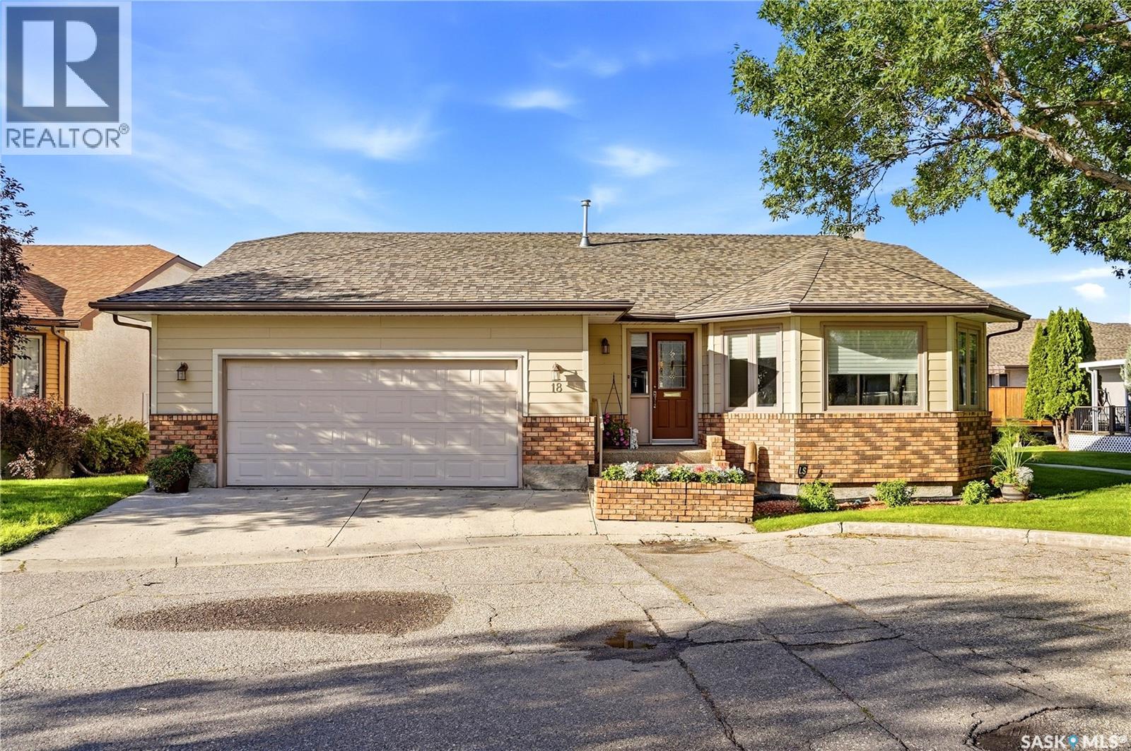 18 Greencrest BAY, Regina