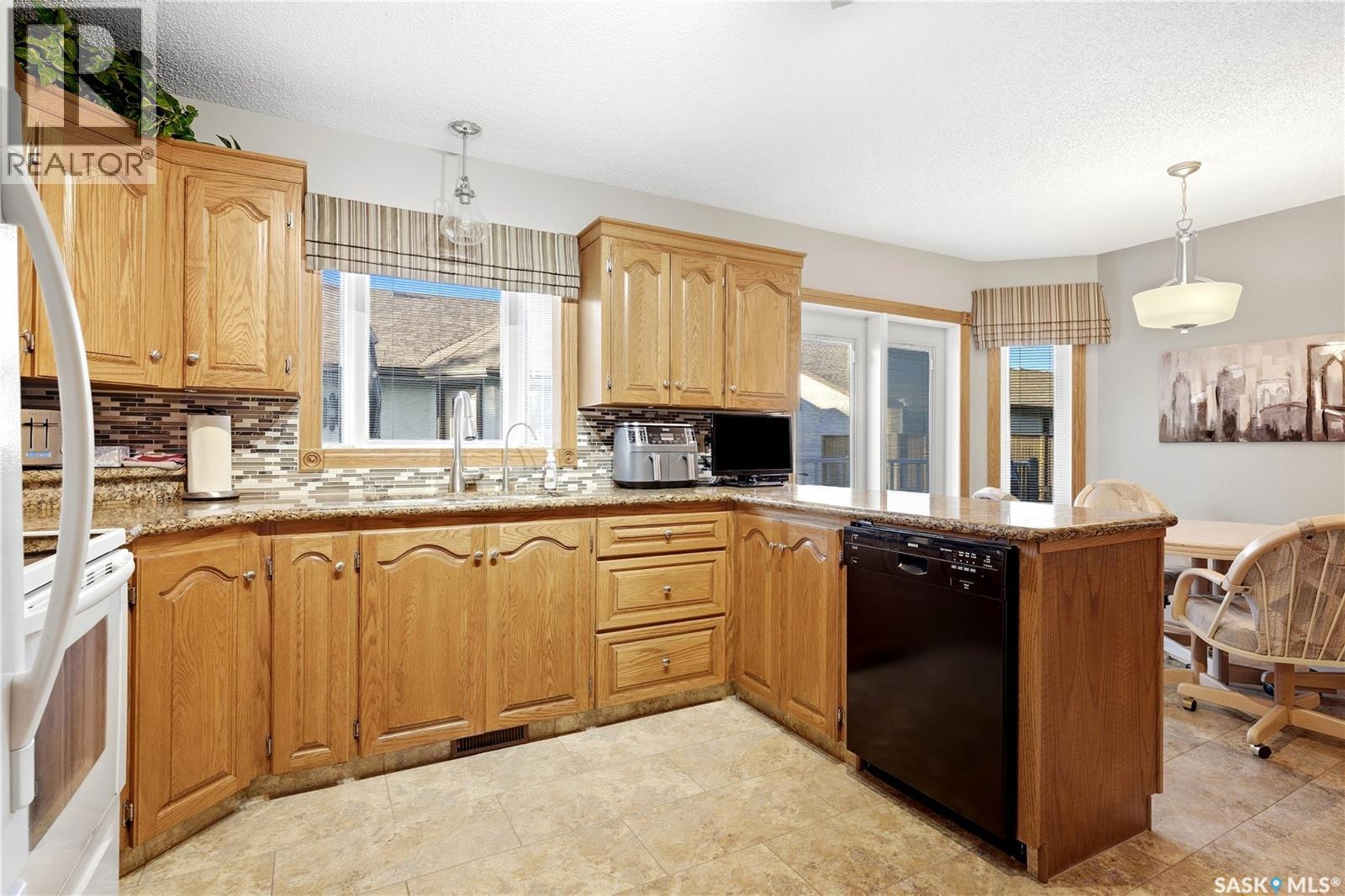 18 Greencrest BAY, Regina — photo 10