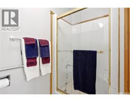18 Greencrest Bay, Regina, SK S4S7E9 Photo 33