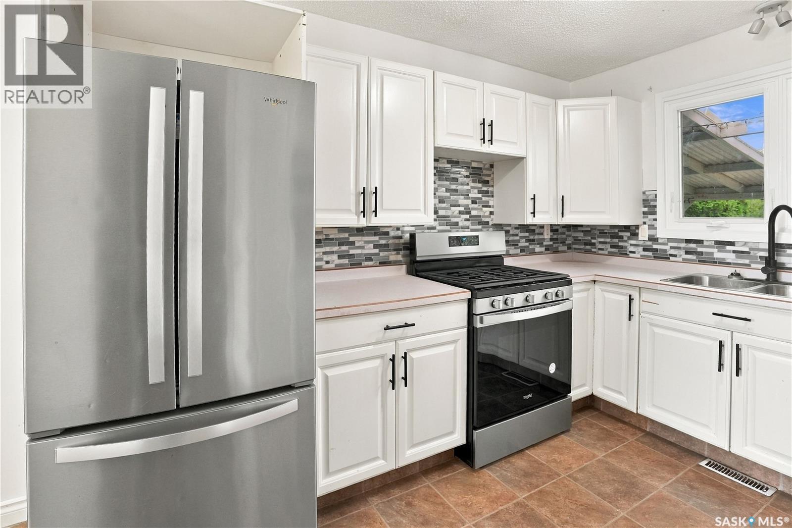 8922 Thomas AVENUE, North Battleford — photo 7