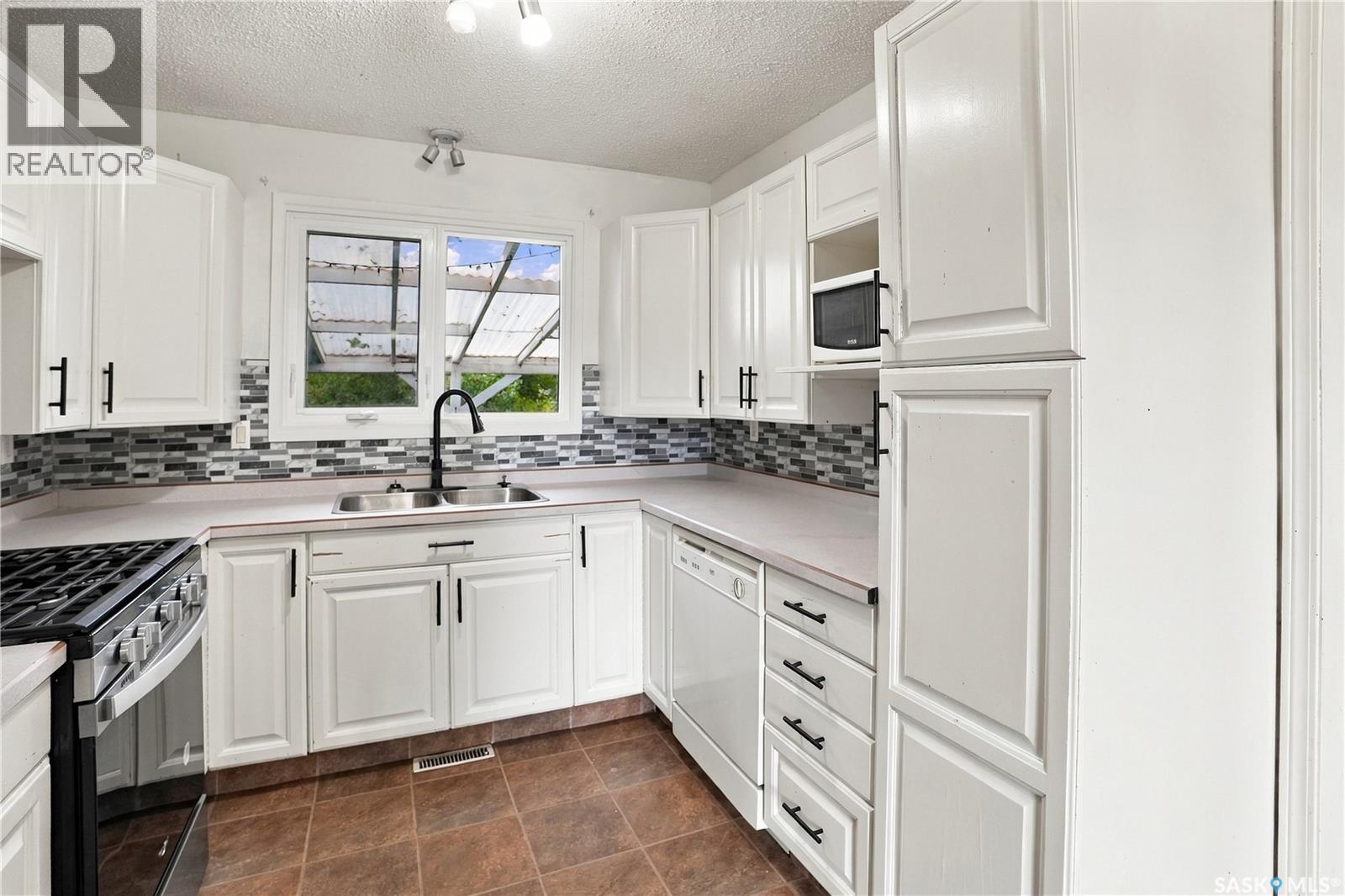 8922 Thomas AVENUE, North Battleford — photo 8