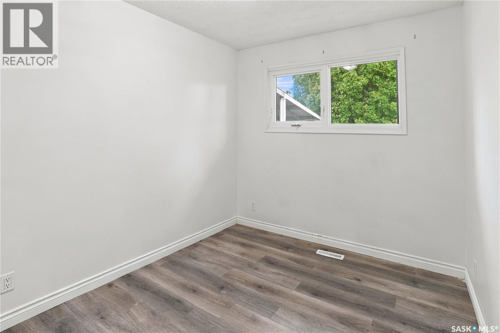 8922 Thomas AVENUE - 9