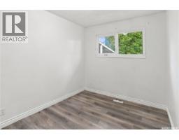 Family room - 8922 Thomas Avenue, North Battleford, SK S9A3H5 Photo 9