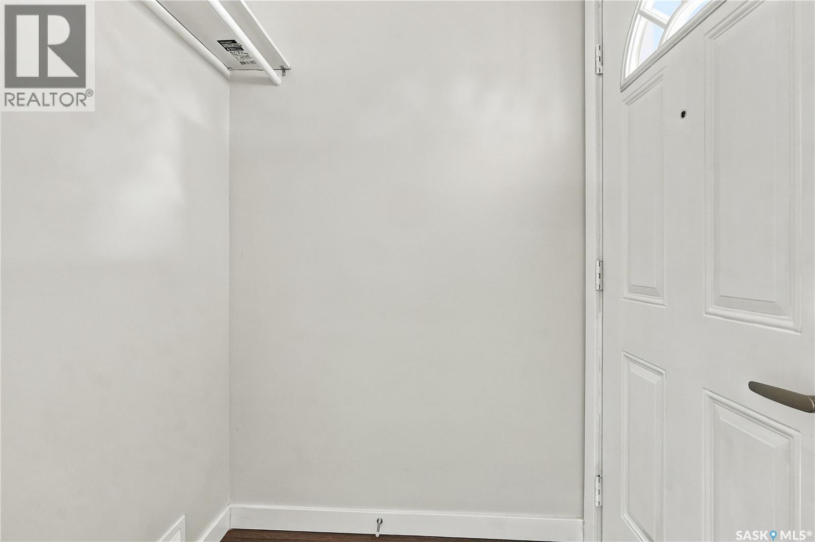 2716 Winnipeg STREET, Regina — photo 4