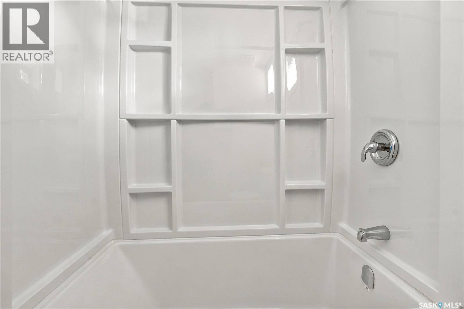 2716 Winnipeg STREET - Image 41