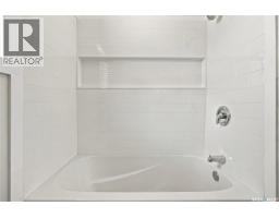 2716 Winnipeg Street, Regina, SK S4P1H9 Photo 22