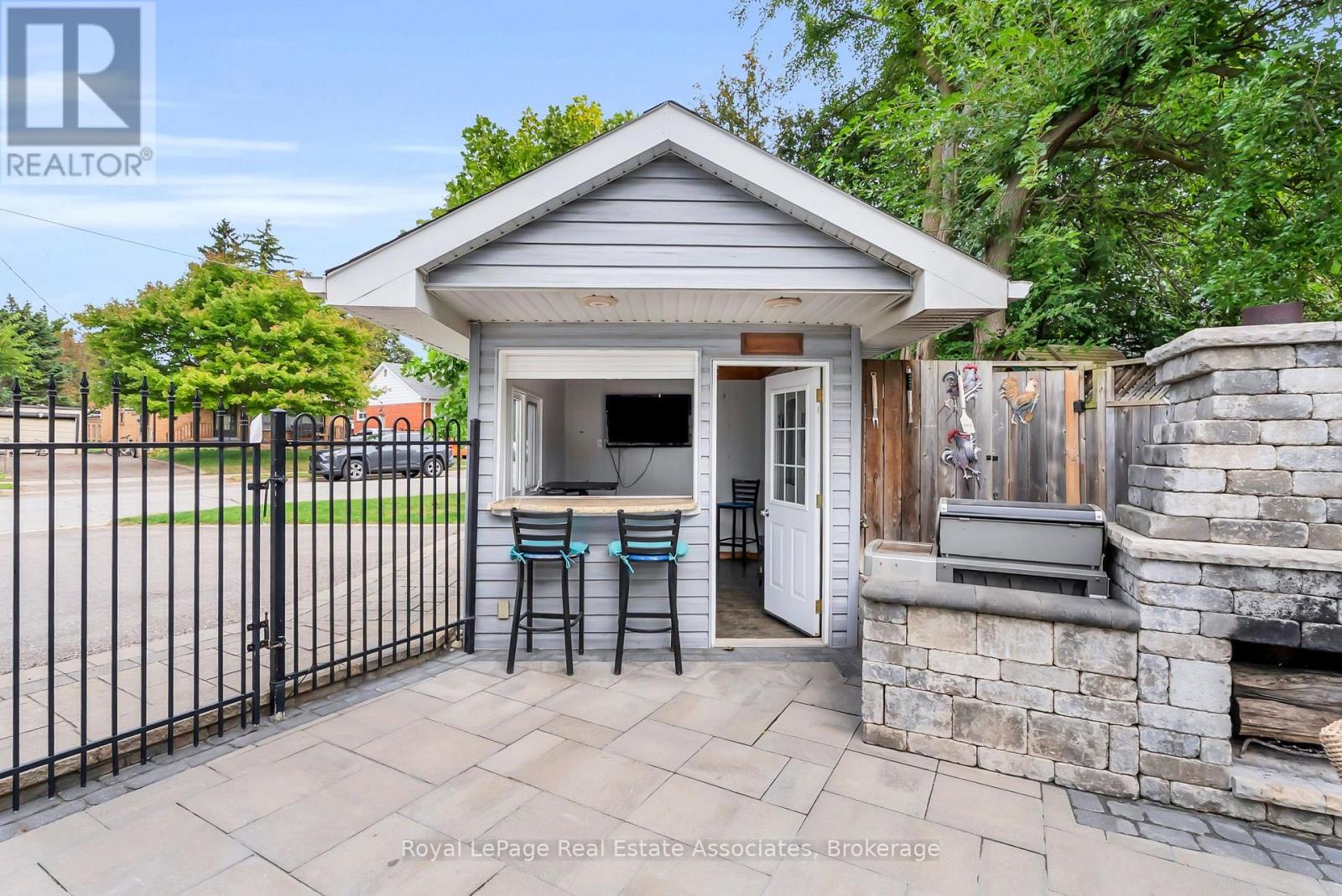 11 CHURCHILL CRESCENT - Image 34