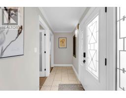 Bedroom 2 - 11 Churchill Crescent, Halton Hills, ON L7G2M8 Photo 6