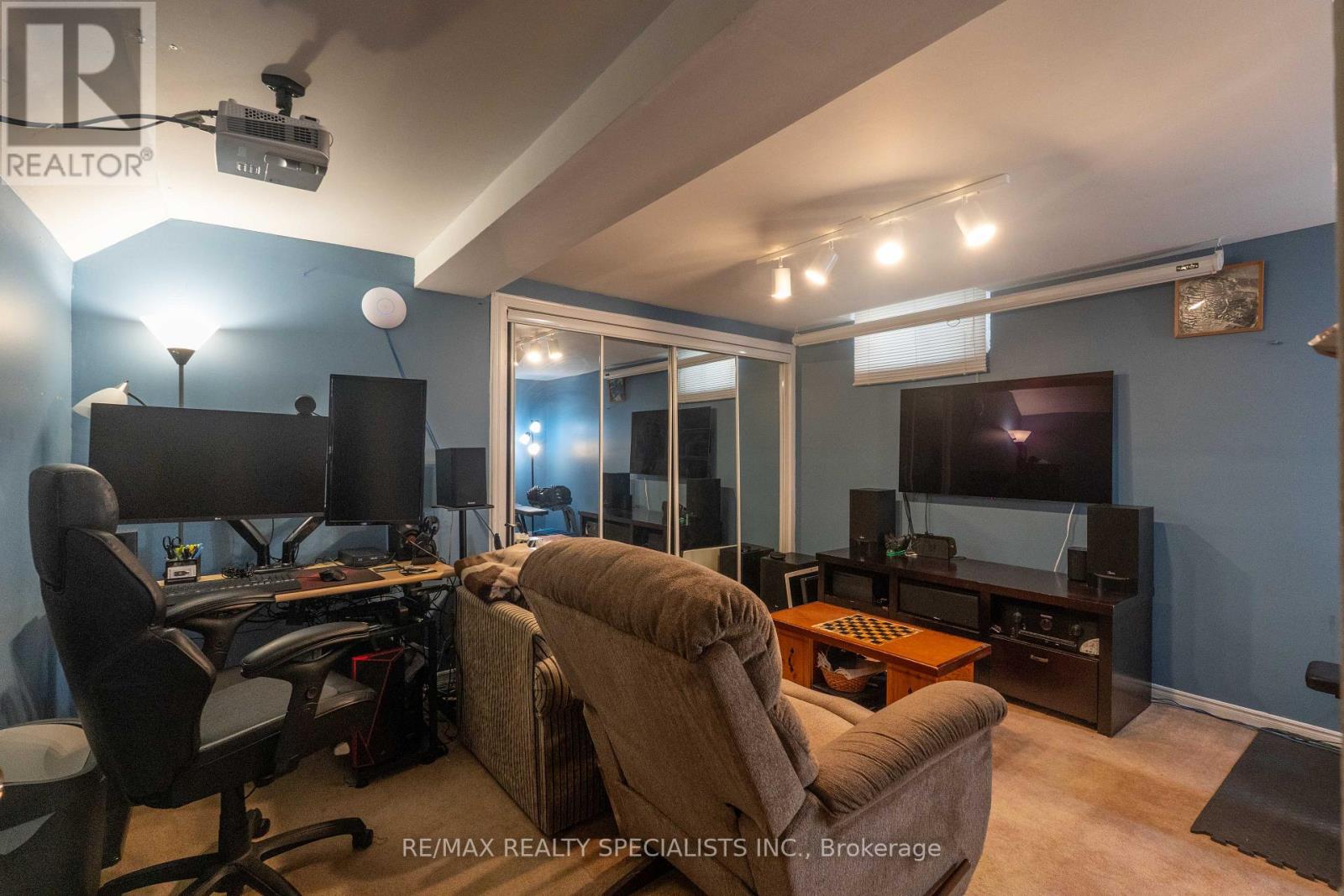 20 MCCULLOUGH CRESCENT - Image 31