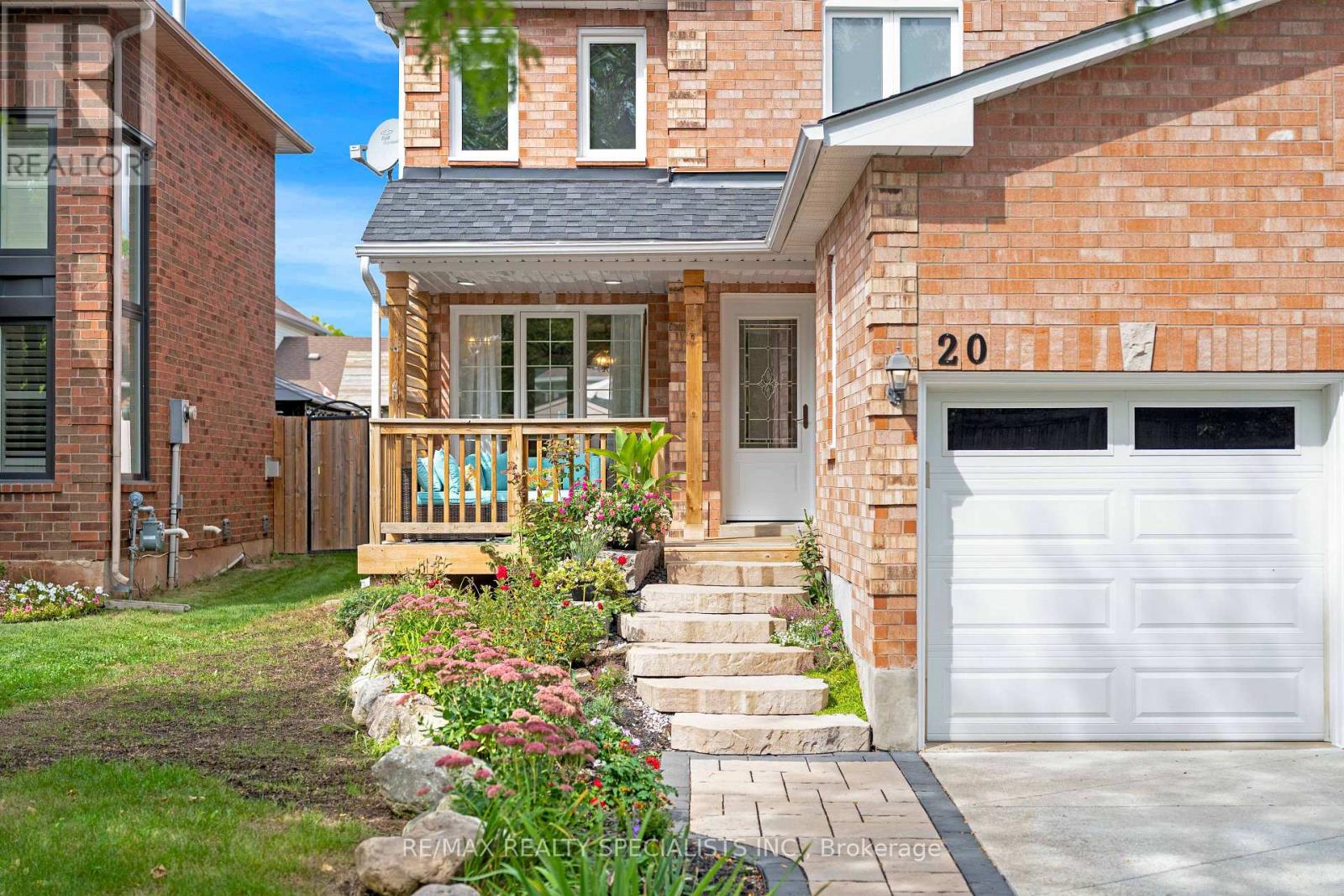 20 MCCULLOUGH CRESCENT - 4