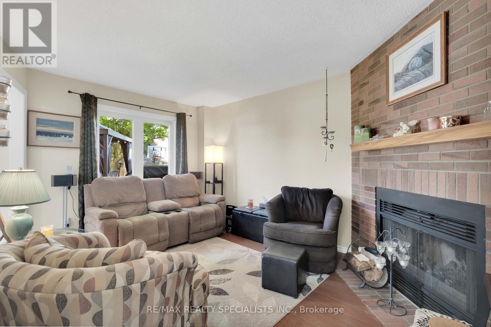 20 MCCULLOUGH CRESCENT - 9