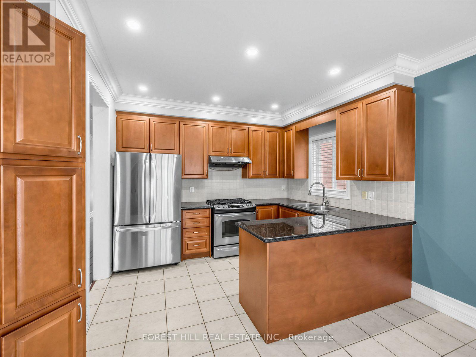 112 STONEYLAKE AVENUE - 12