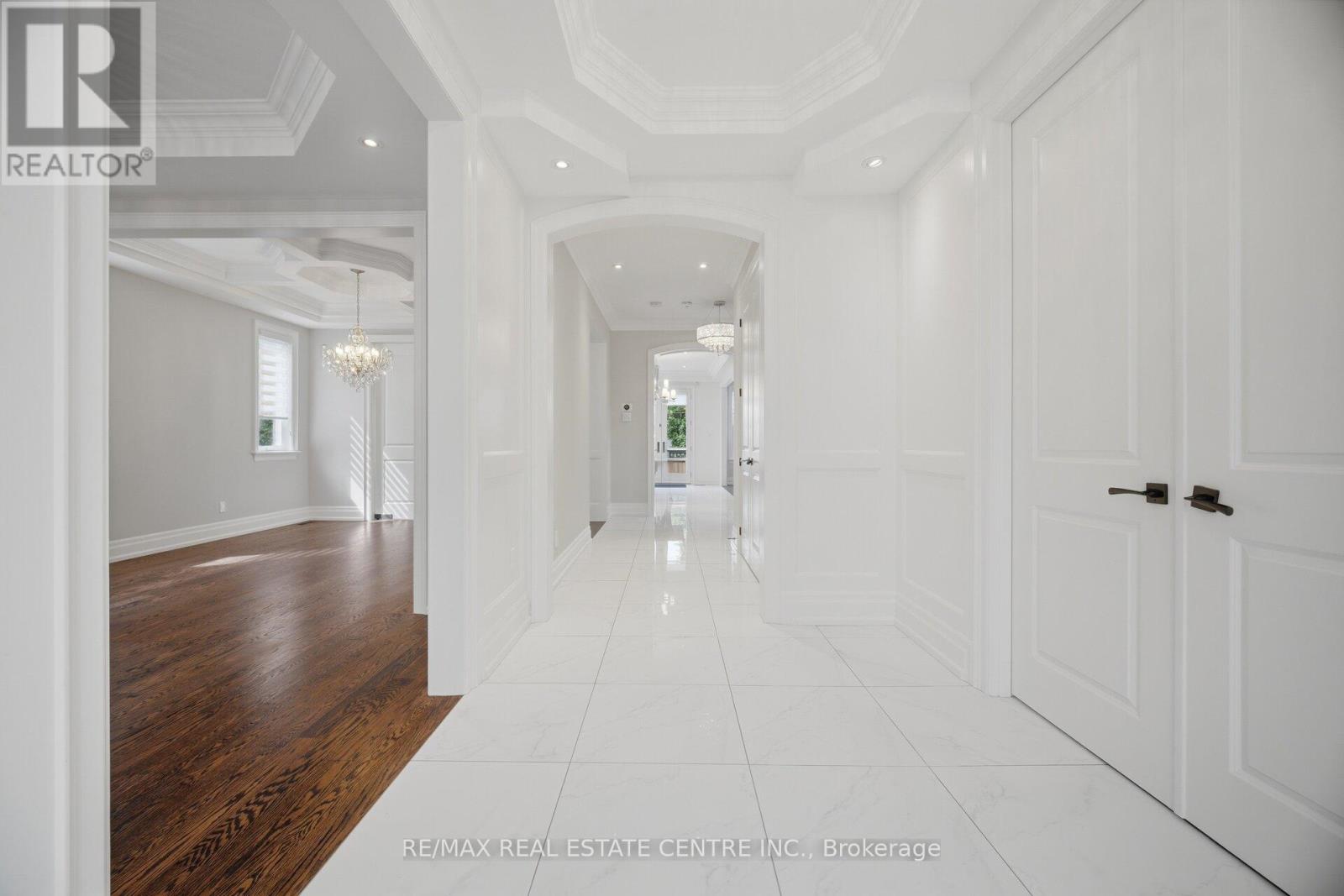 1496 MANSFIELD DRIVE, Oakville (CP College Park) — photo 4