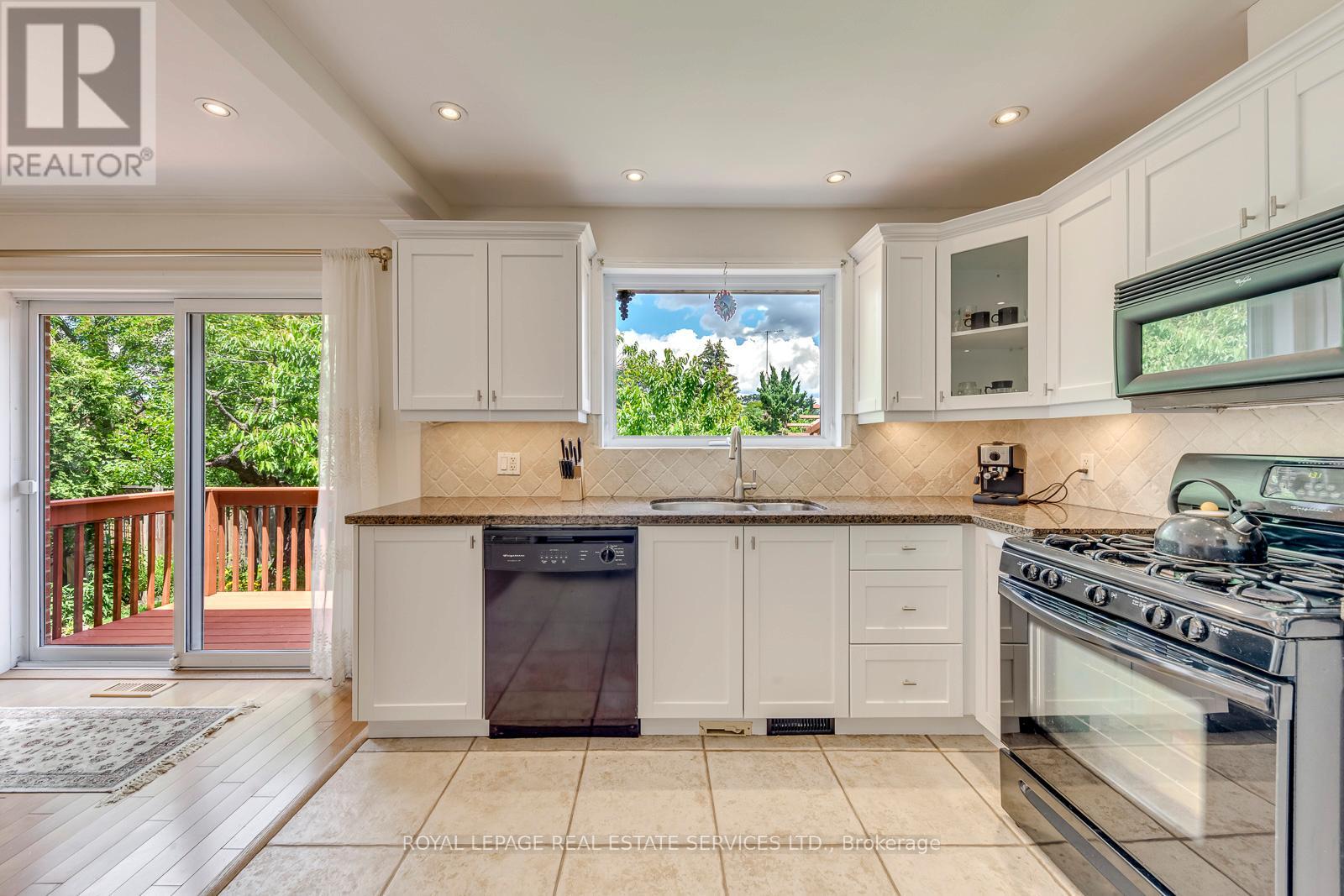 1607 EWALD ROAD - 11