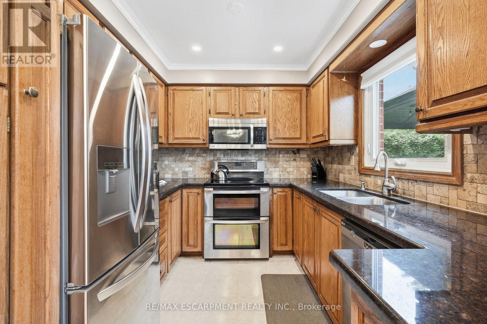 607 CLOVER PARK CRESCENT - 12