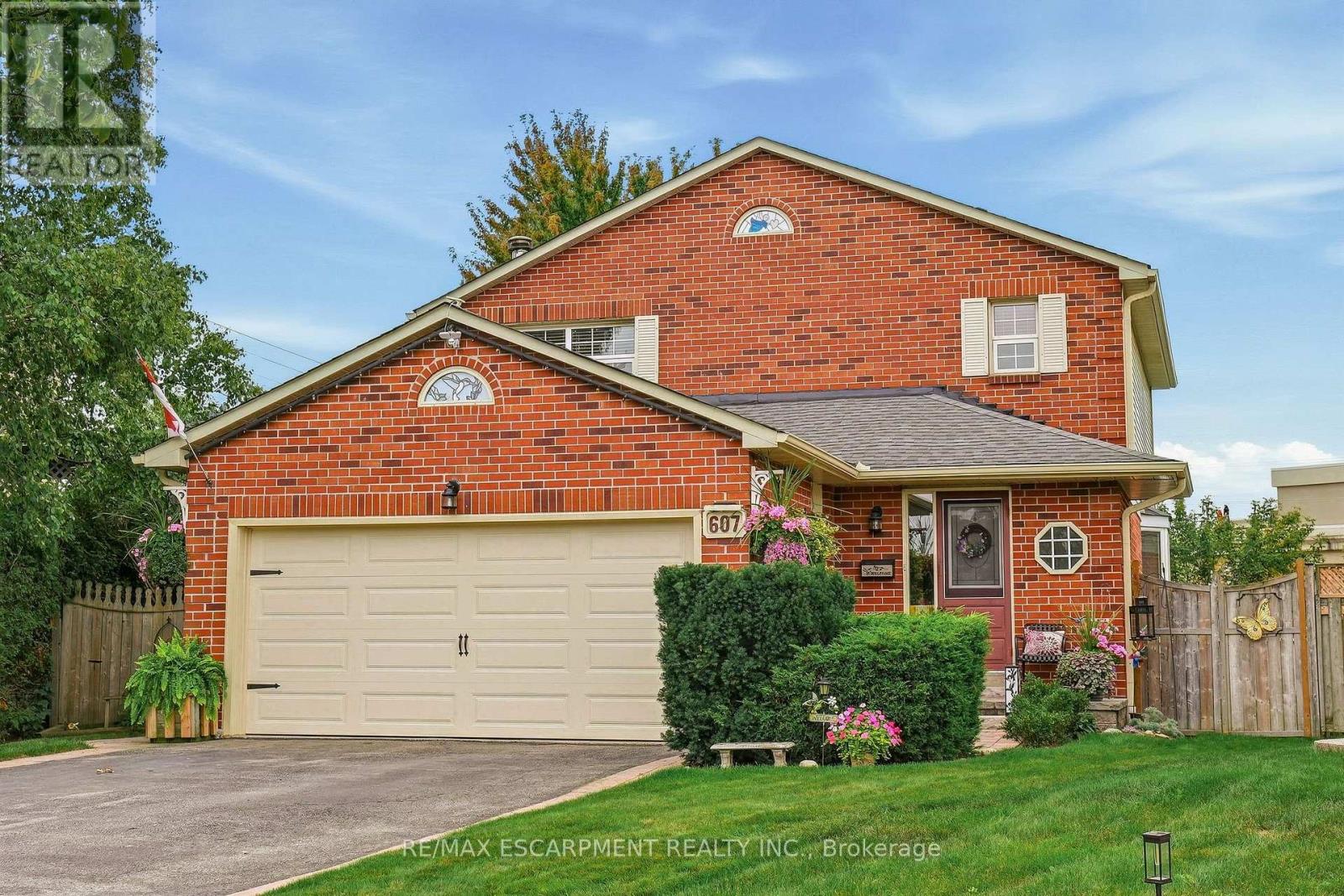 607 CLOVER PARK CRESCENT - 2