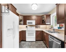 Family room - 81 Glenmore Crescent, Brampton, ON L6S1H9 Photo 11