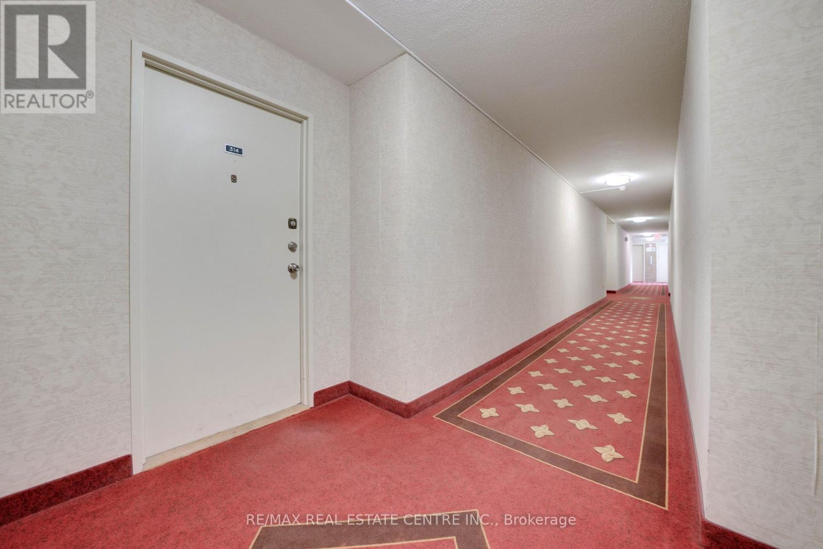 #314 362 THE EAST MALL DRIVE - Image 34