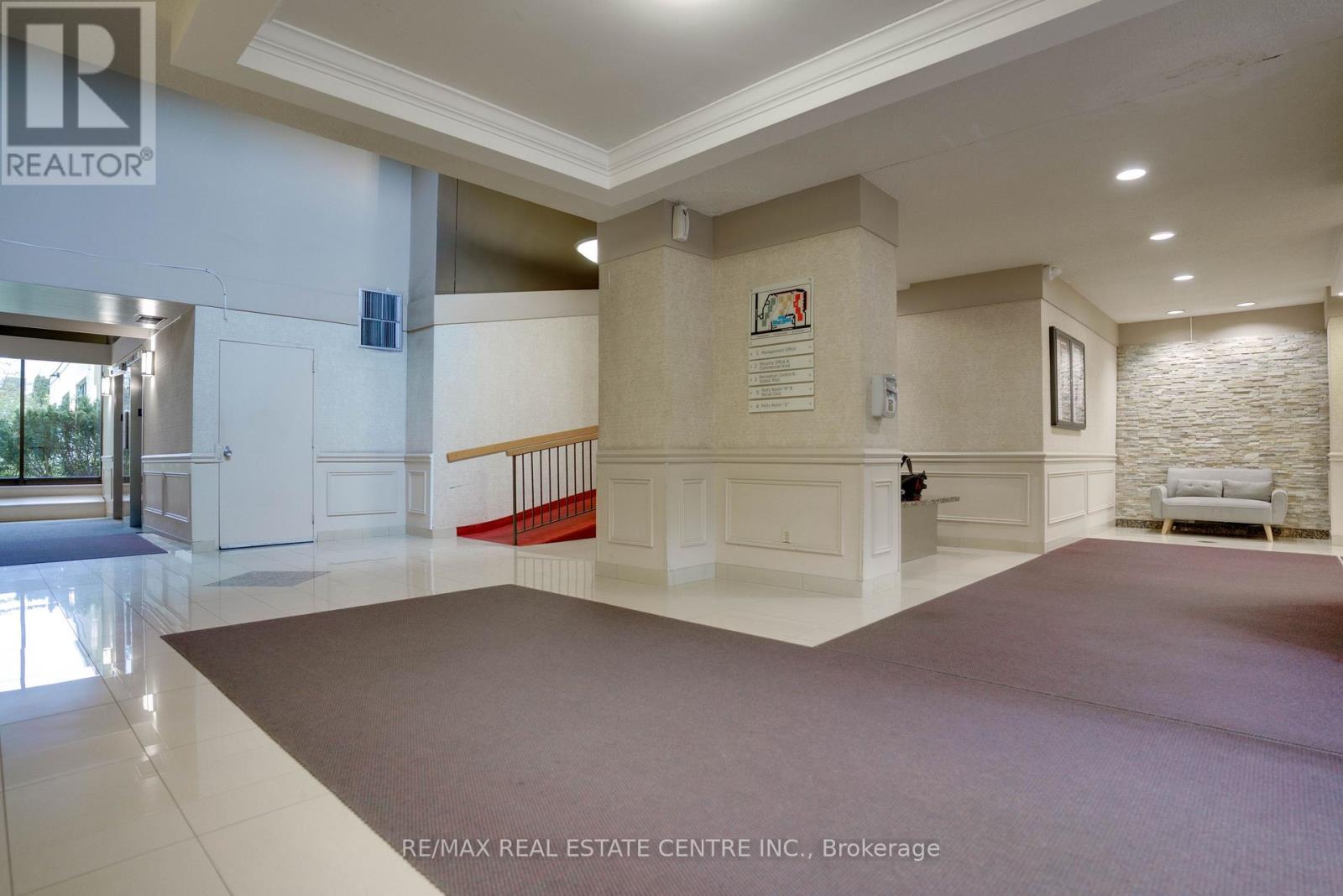 #314 362 THE EAST MALL DRIVE - Image 36