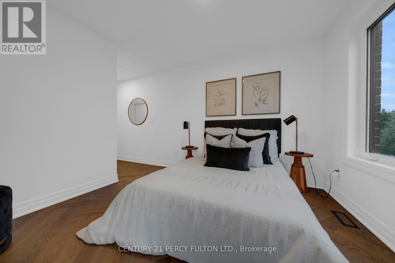#5 6635 CLOCK COURT - 32