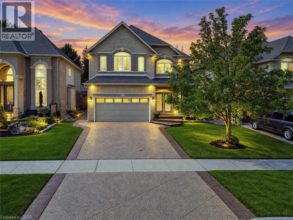 123 MOORLAND Crescent, Ancaster