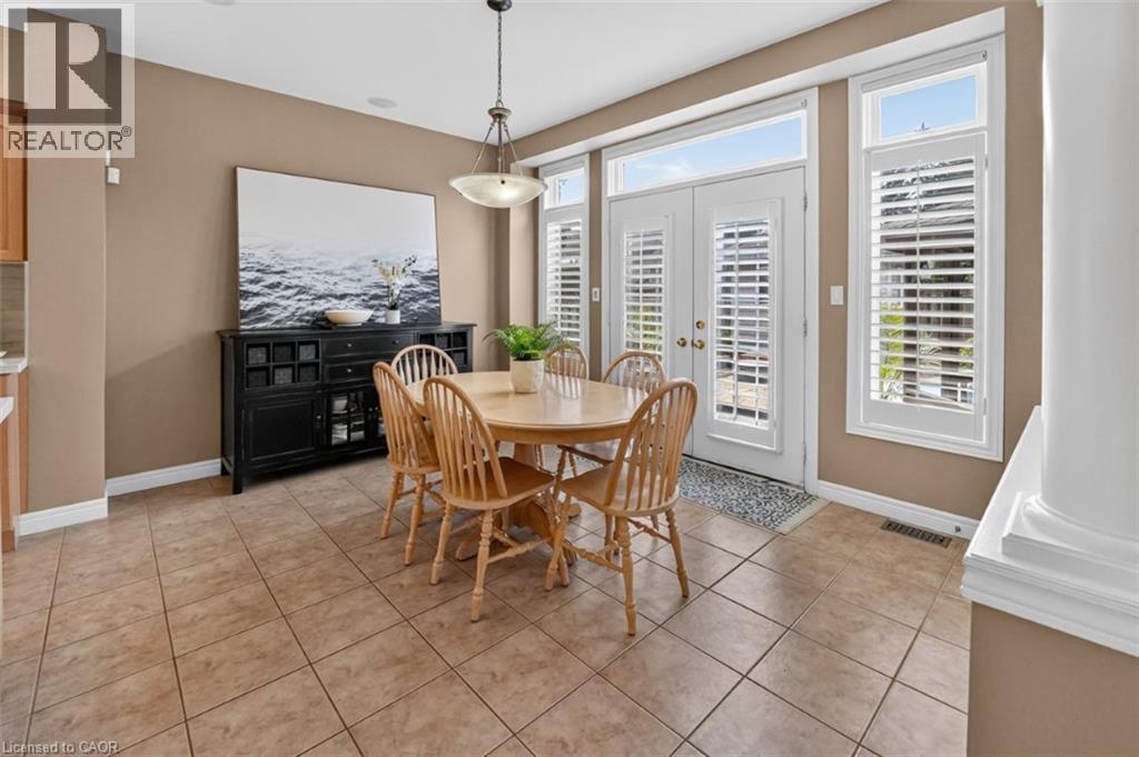 123 MOORLAND Crescent, Ancaster — photo 9