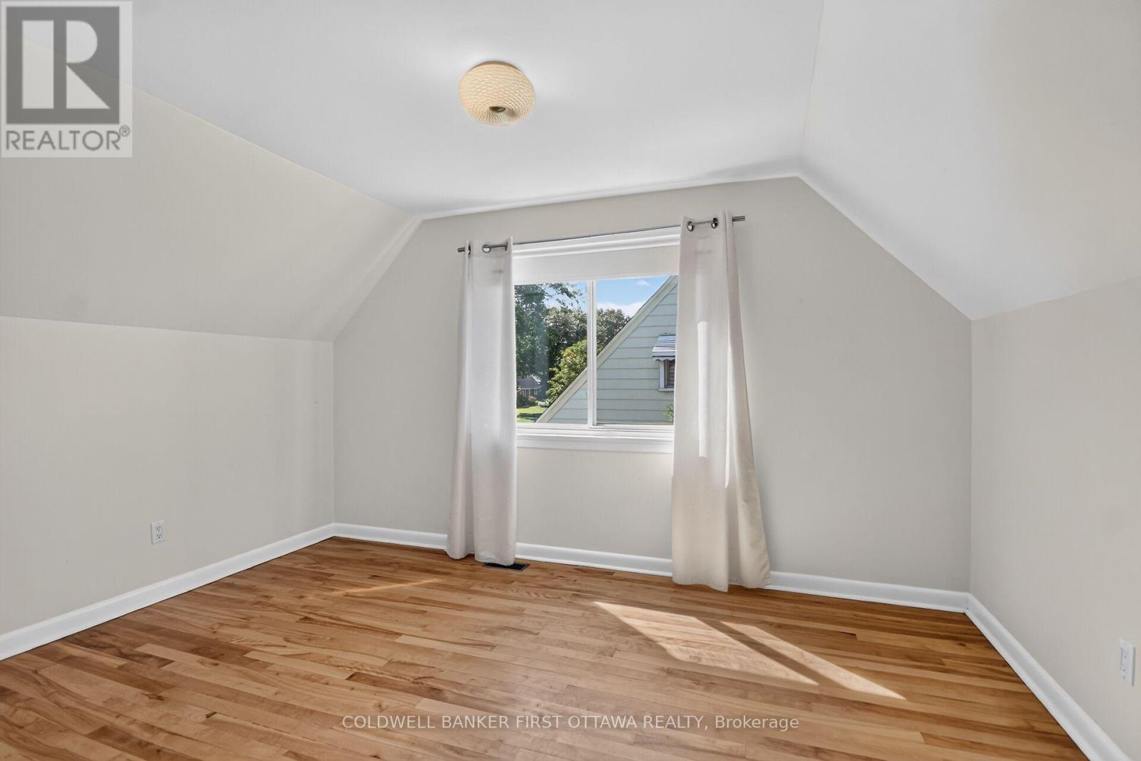 779 HALSTEAD STREET - 33