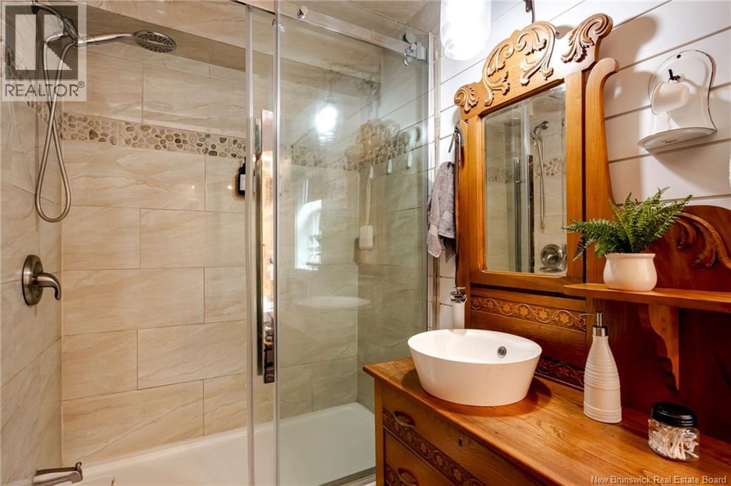 672 Lakefield Road - 18