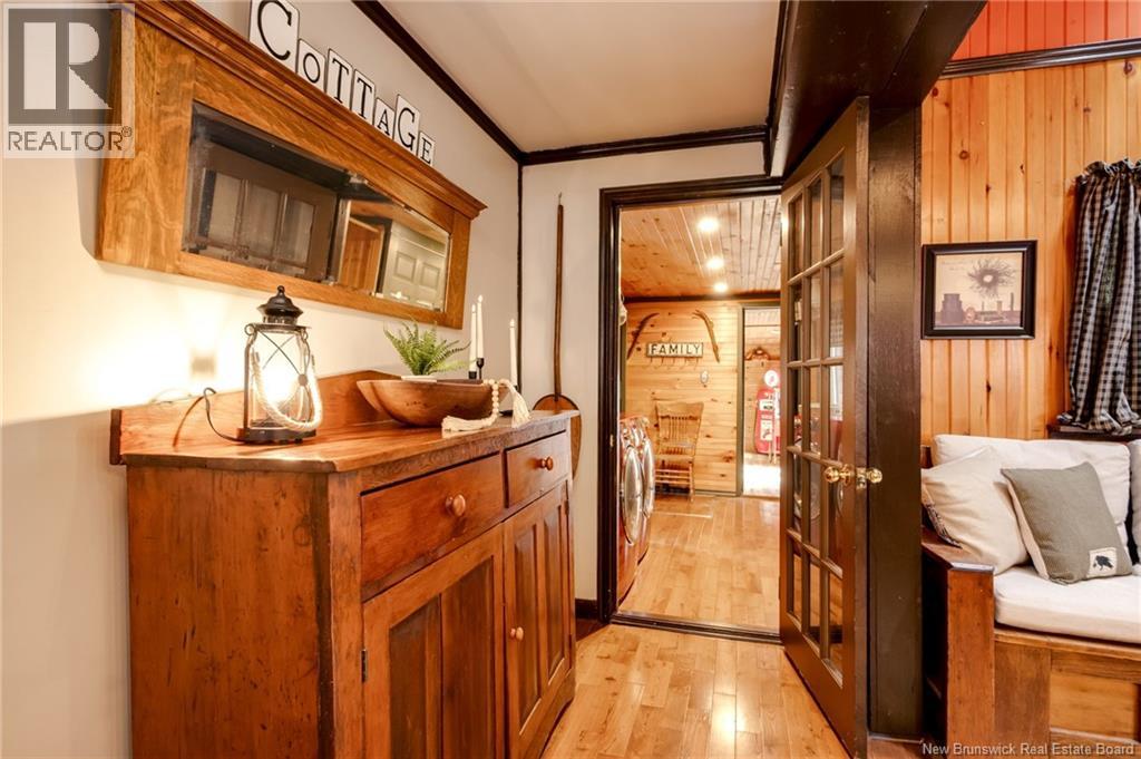 672 Lakefield Road - 25