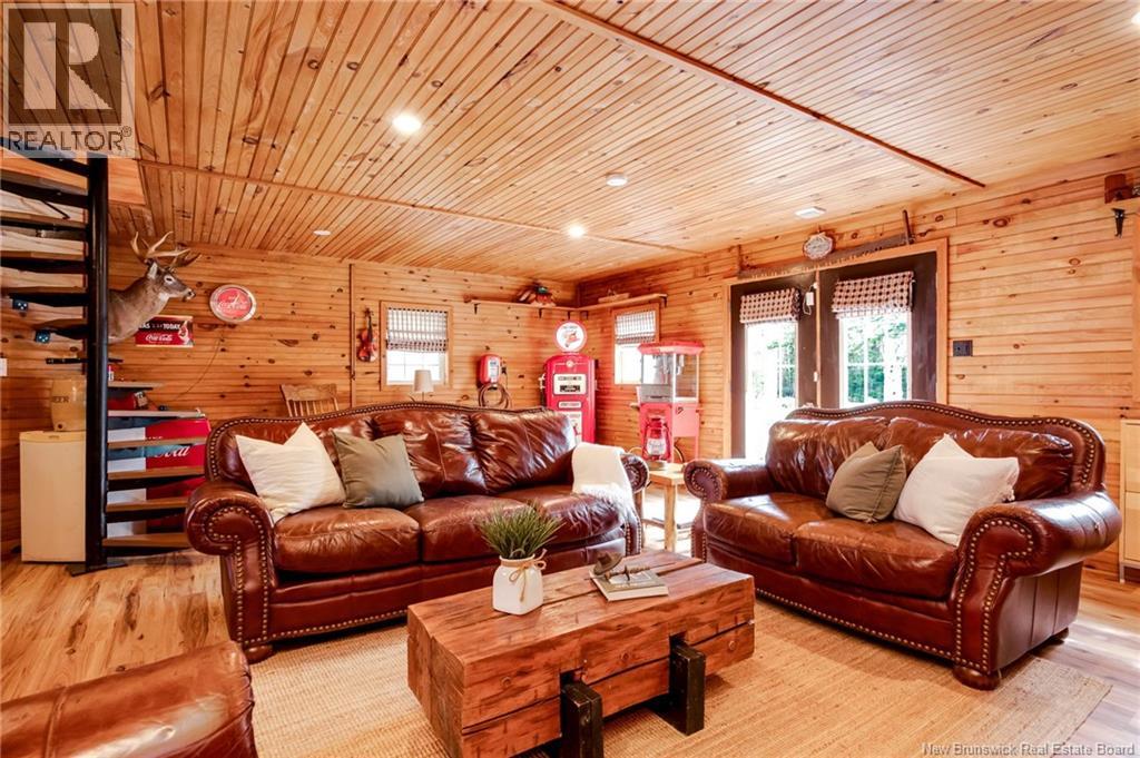 672 Lakefield Road - 29