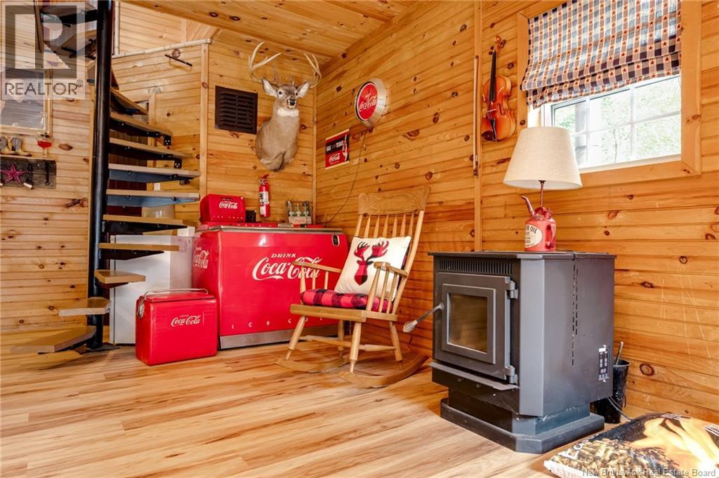 672 Lakefield Road - 34