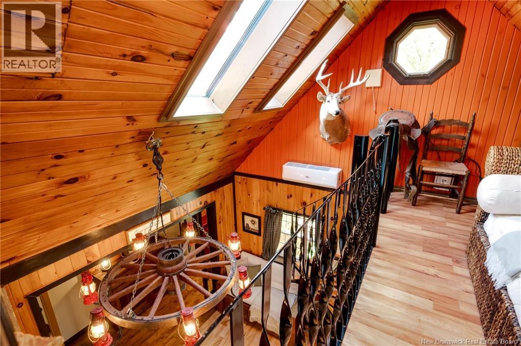 672 Lakefield Road - 38