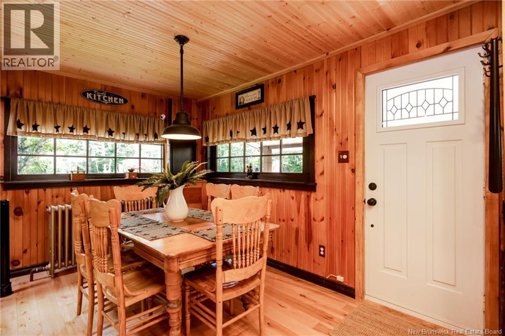 672 Lakefield Road - 4