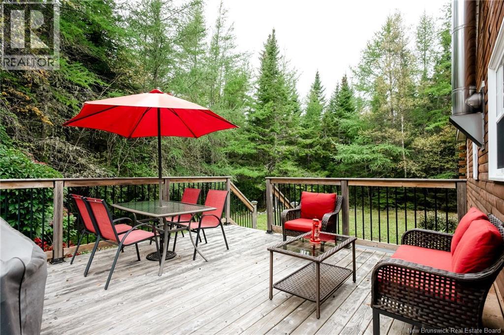 672 Lakefield Road - 41
