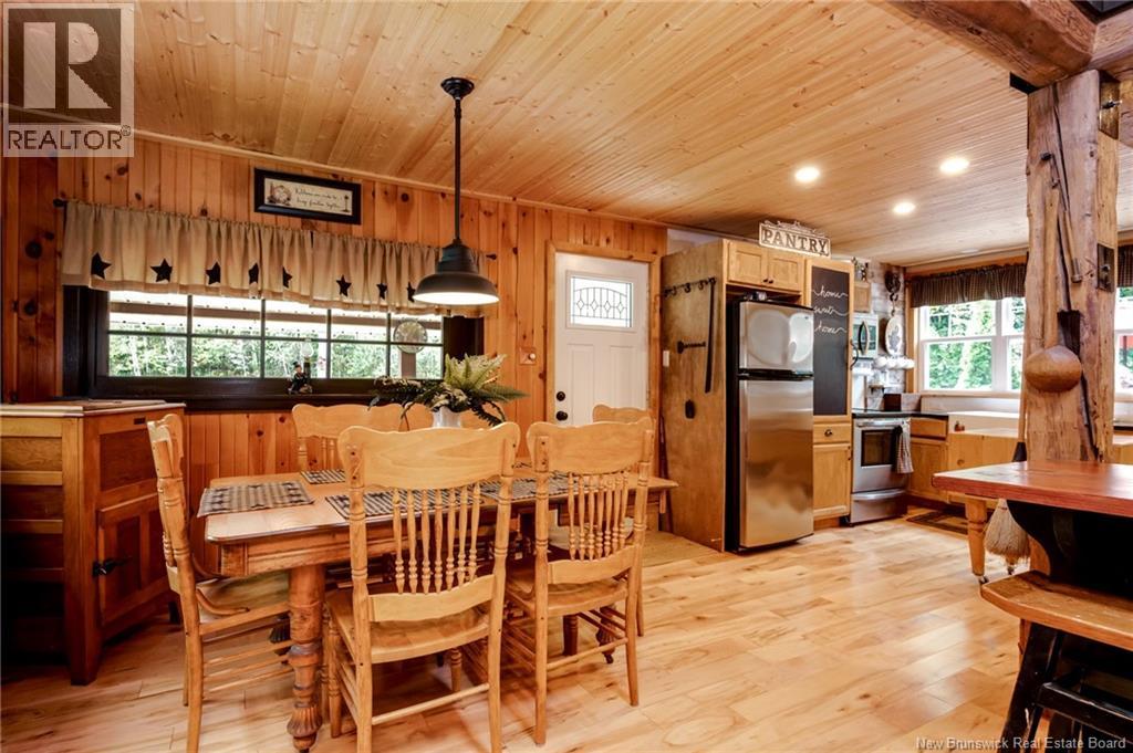 672 Lakefield Road - 5