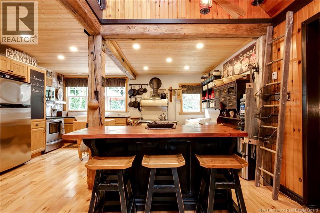 672 Lakefield Road - 6