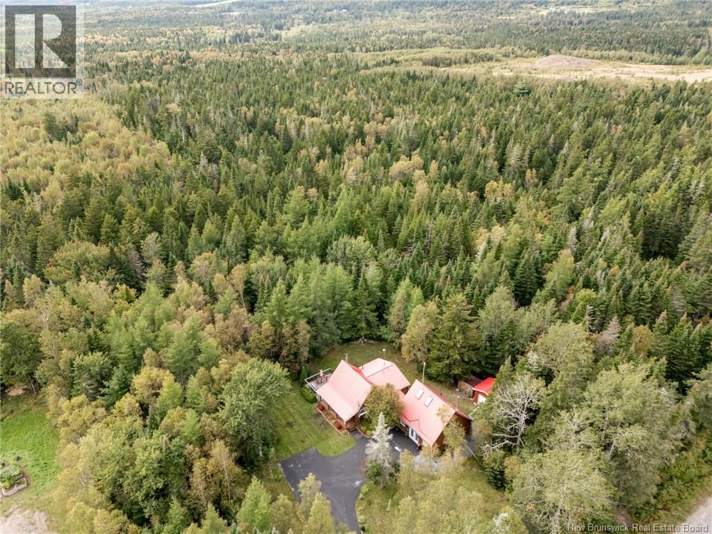672 Lakefield Road - 43