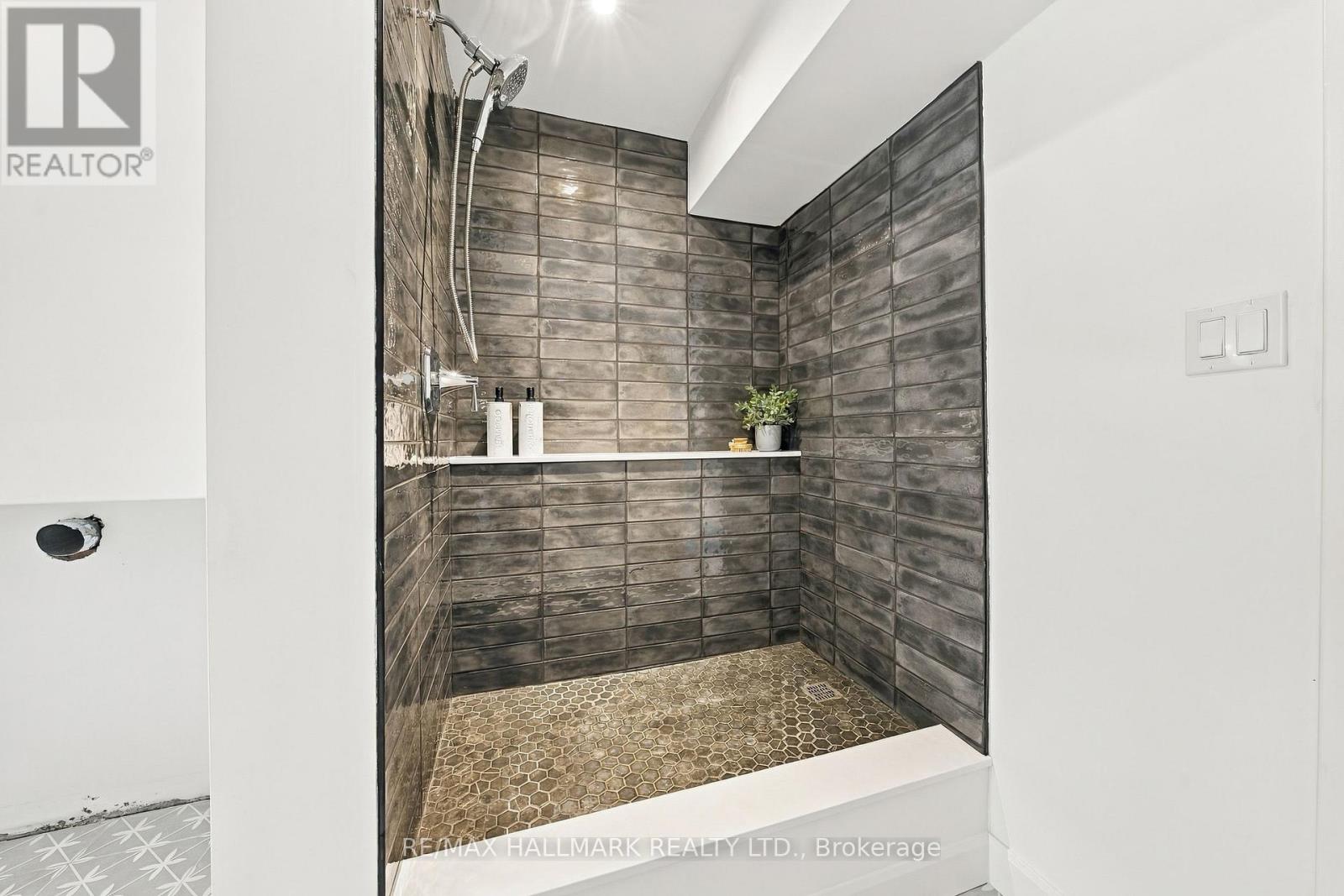 189 TAYLOR ROAD - Image 30