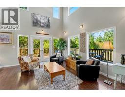 2835 Olympic Rd, Qualicum Beach, BC V9K2L8 Photo 18