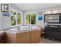 2835 Olympic Rd, Qualicum Beach, BC V9K2L8 Photo 40