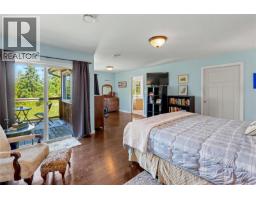 Primary Bedroom - 2835 Olympic Rd, Qualicum Beach, BC V9K2L8 Photo 6