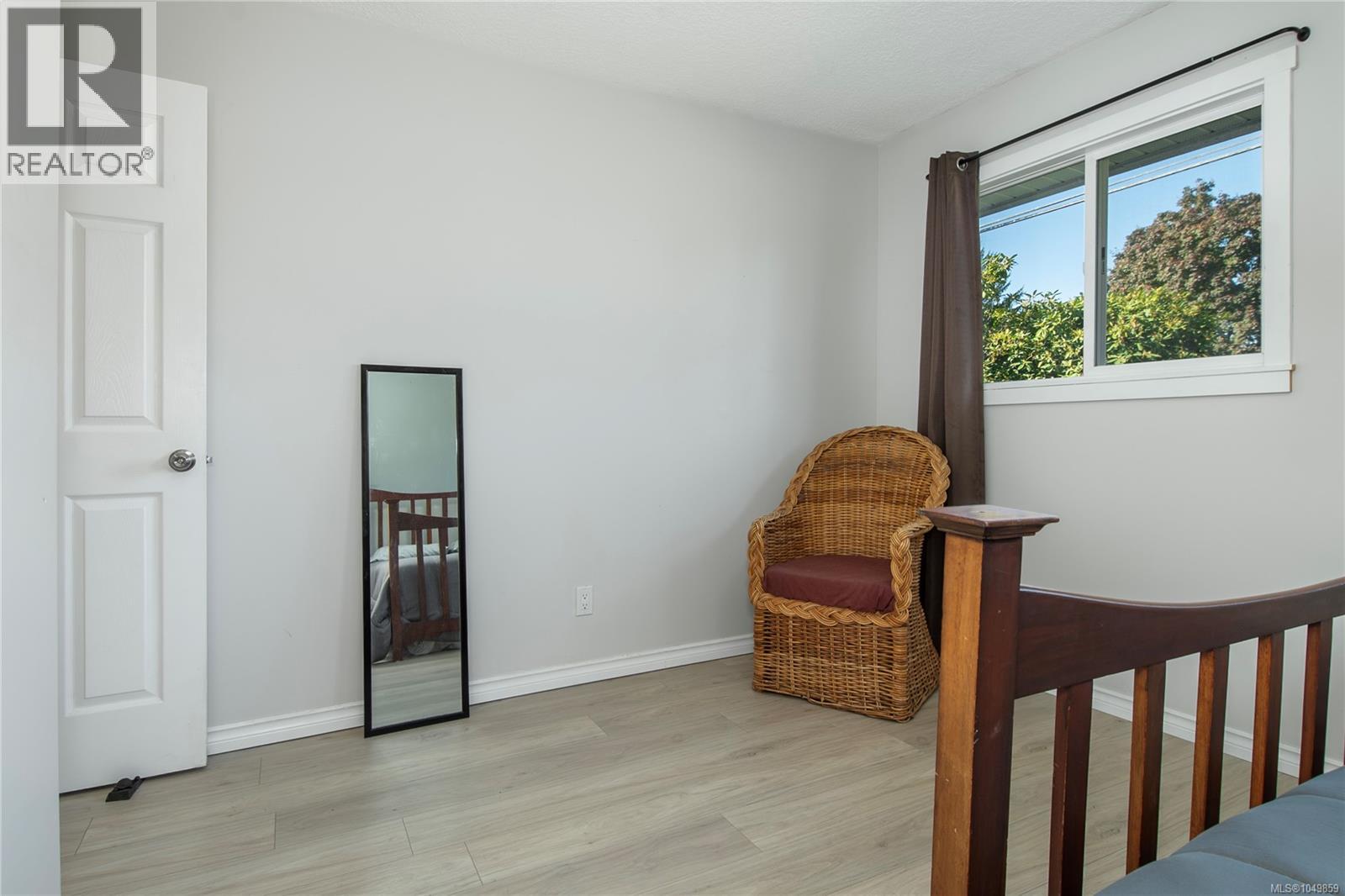 1890 15th Ave - 15