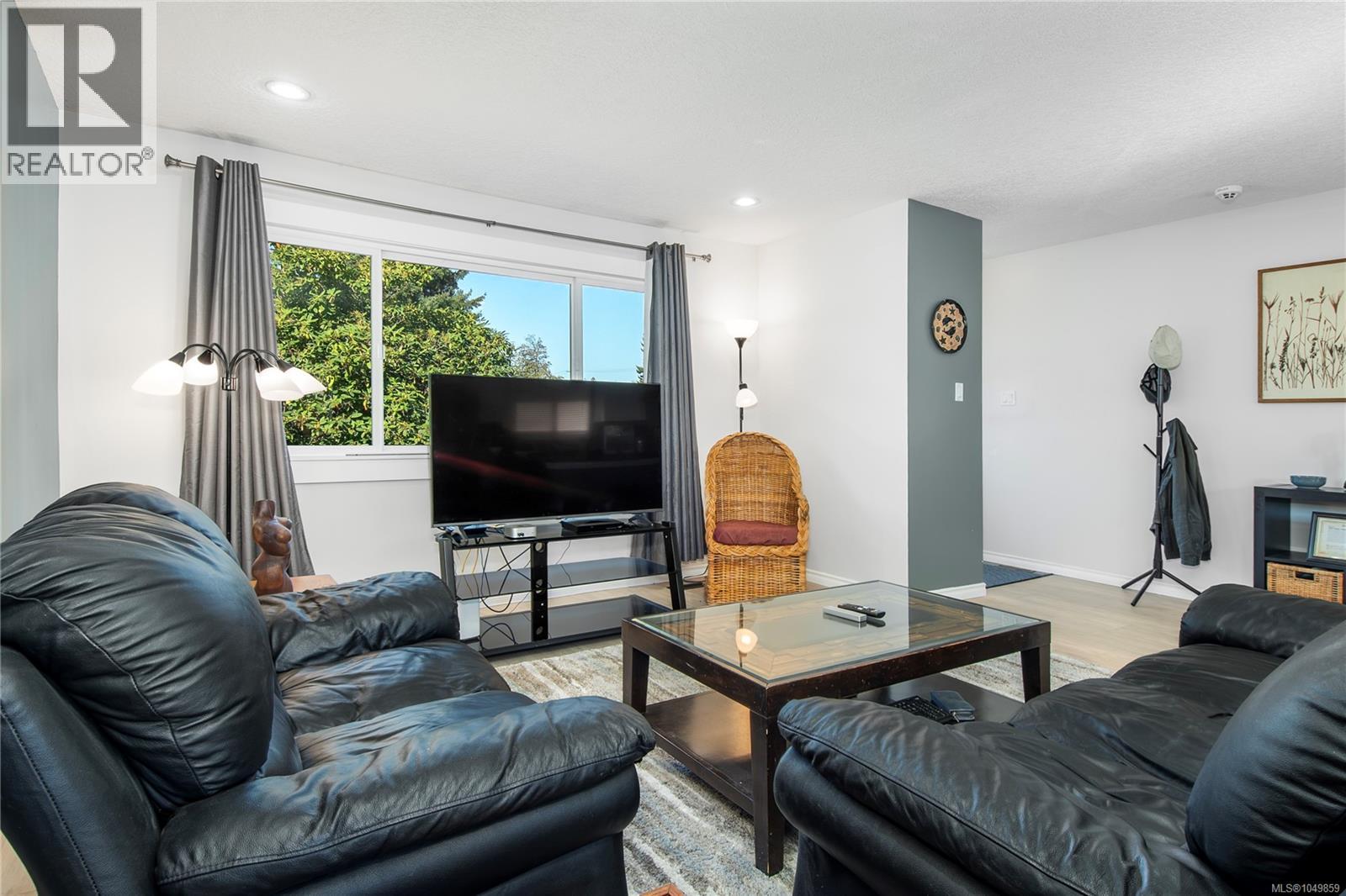 1890 15th Ave - 5