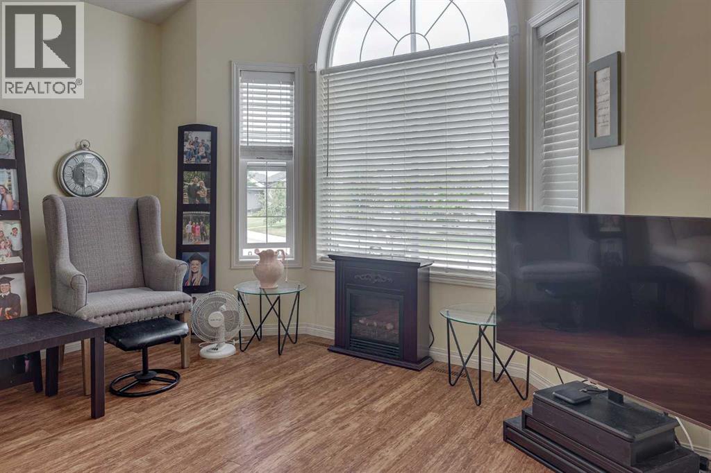 Listing photo – 4 Ing Close, Red Deer