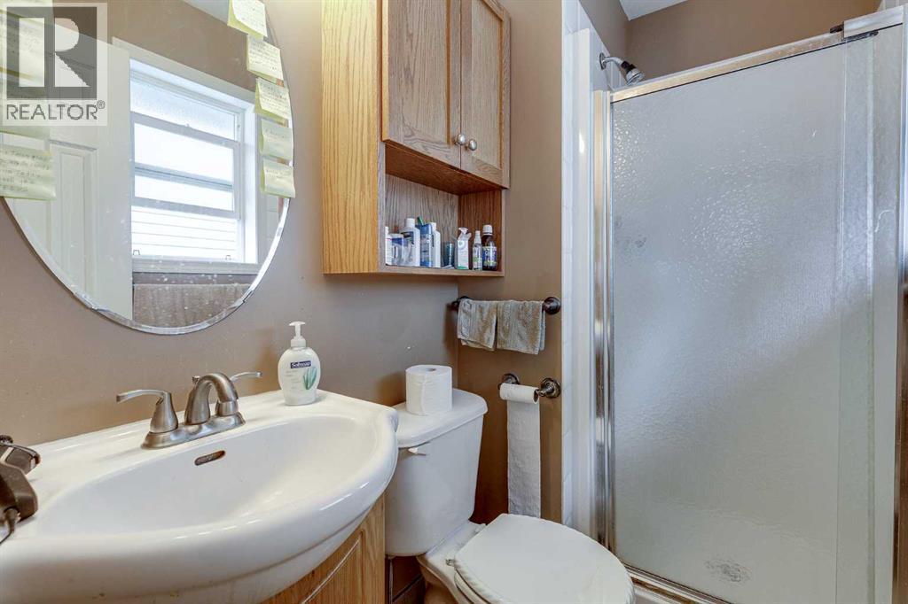 Listing photo – 4 Ing Close, Red Deer