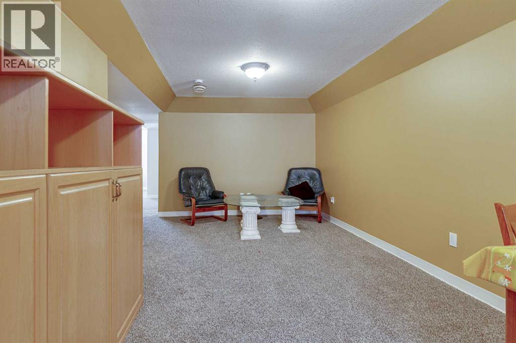 Listing photo – 4 Ing Close, Red Deer