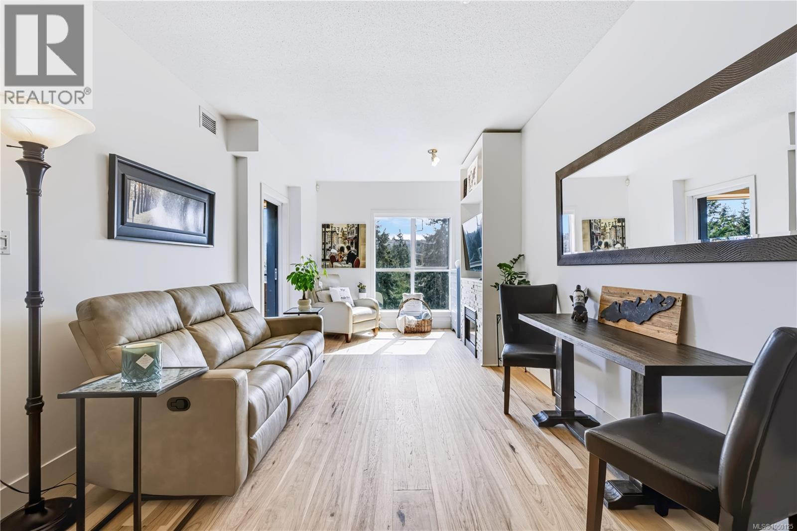 #706 1400 Lynburne Pl - 3