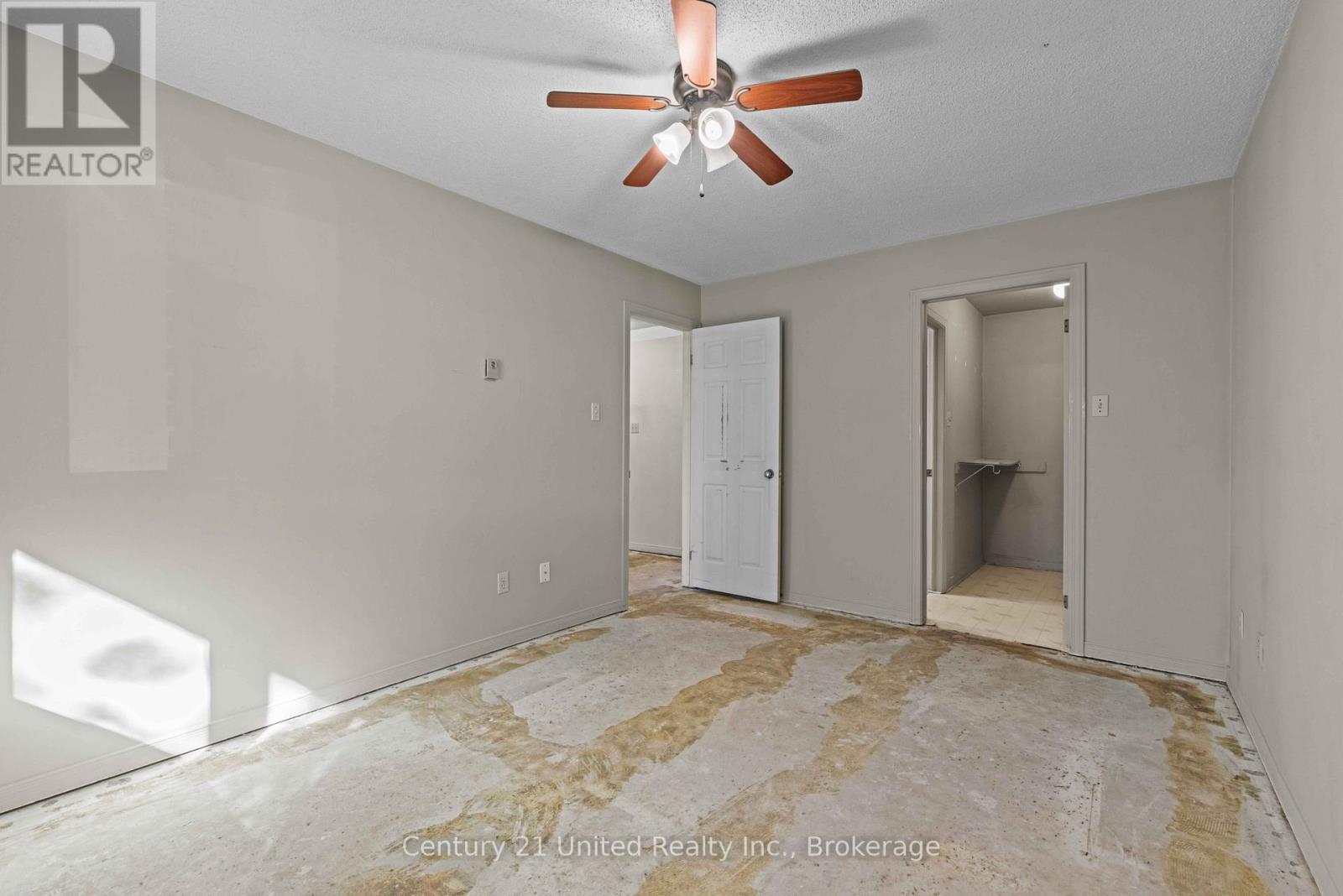 #10 36 CHAMPLAIN CRESCENT - 14